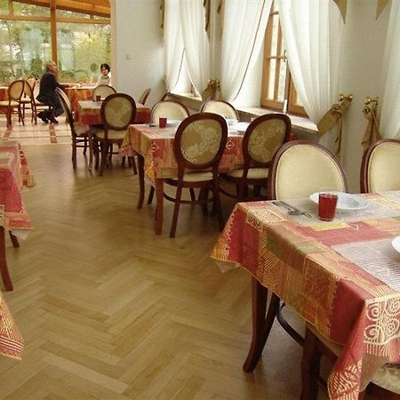 Willa Raj Naleczow Luaran gambar