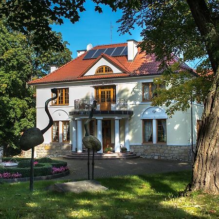 Willa Raj Naleczow Luaran gambar